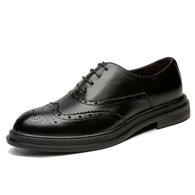 Spring Brogue Skor Herrskor Vårtrend Casual Business Dress Klänning Herr Spetsad Tå Svarta Bröllopsskor