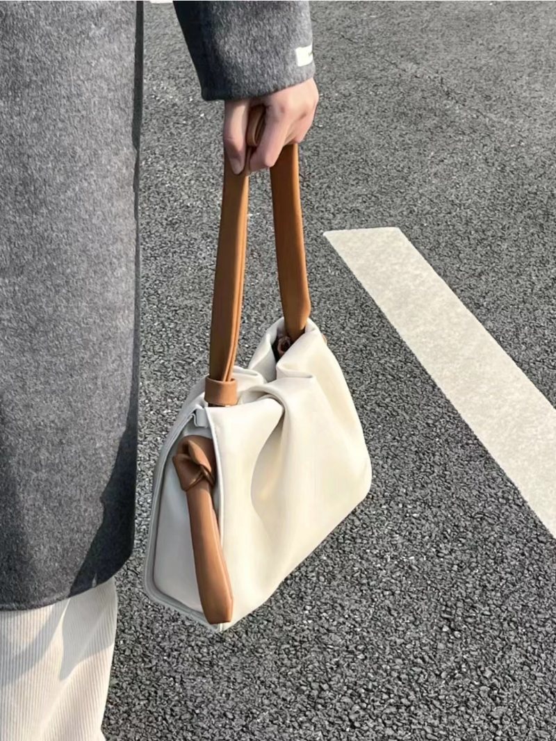 Bucket Women's 2024 Ny High-end Söt Crossbody Molnväska Modefärgad Kontrast Axelväska