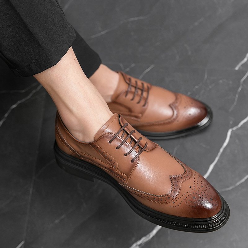 Business Casual Skor Herr 2024 Vinter Nya Brogue I Läder Spetsig Klänning Herrskor Inre Förhöjning