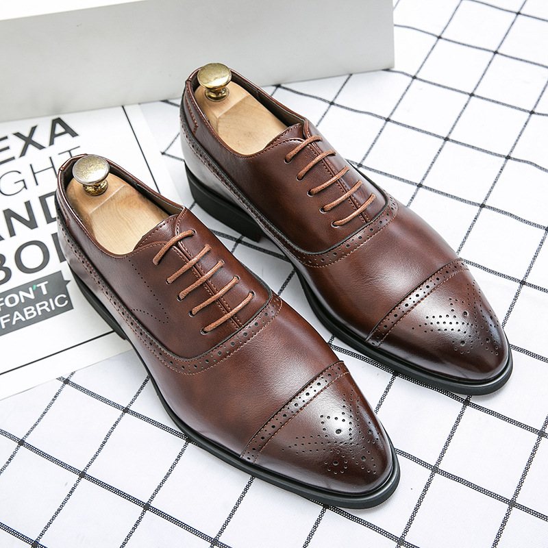 Plus Size Business Casual Oxford Skor Svart Klänning Mode Brogues Snidade Bröllopsskor