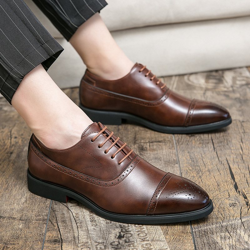 Plus Size Business Casual Oxford Skor Svart Klänning Mode Brogues Snidade Bröllopsskor