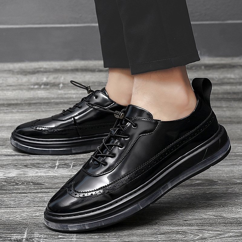 Trendiga Inre Höjningsskor Business Casual Klänning Skor Män Glänsande Lack Luftkudde Brogue Män