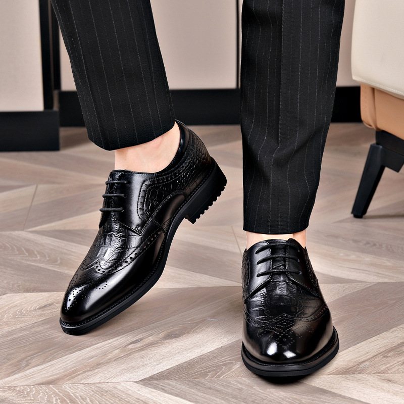 2024 New Fashion Brogue Skor Snidade Herrskor Formell Business Casual Svarta Mäns Koklänningsskor