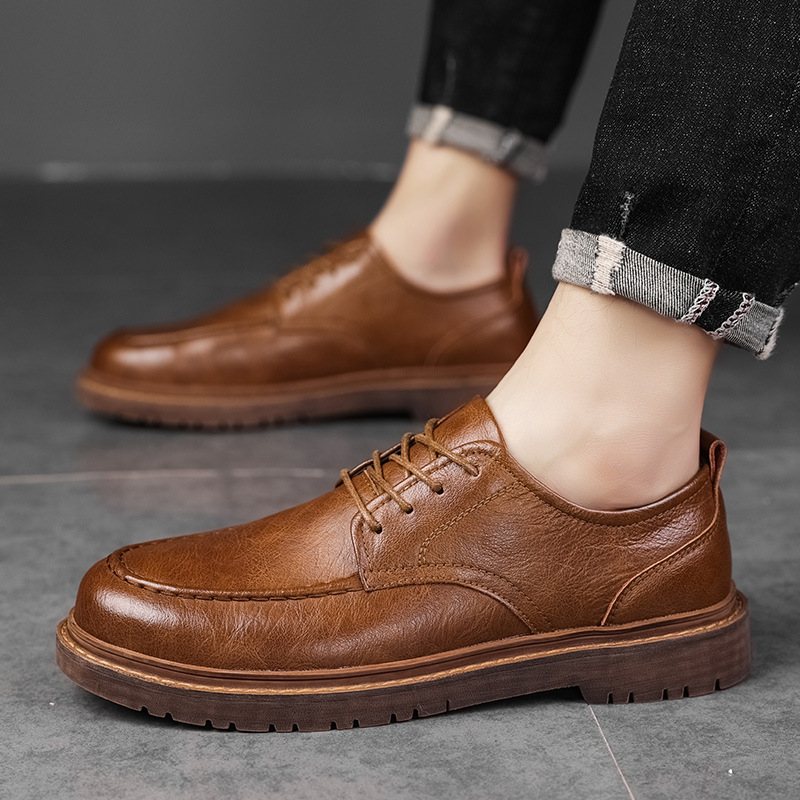 2024 Våren Nytt Mode Klänning Skor Brogue Herr Fritidsskor Retro Läder Martin Boots