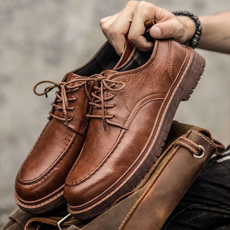 2024 Våren Nytt Mode Klänning Skor Brogue Herr Fritidsskor Retro Läder Martin Boots