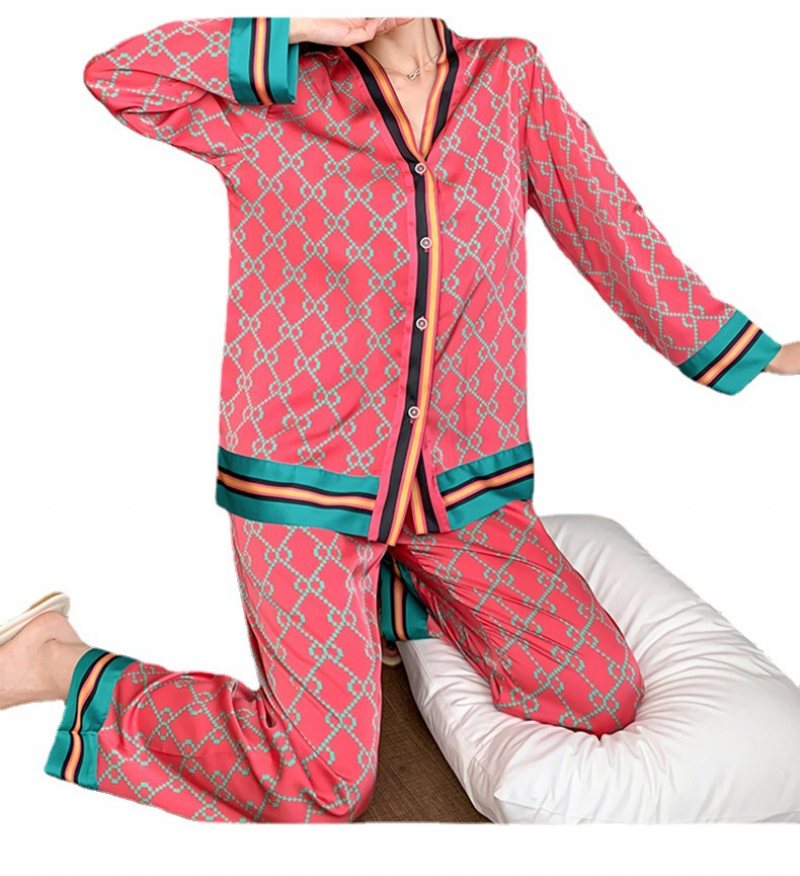 Dampyjamasset Loungewear V-ringad