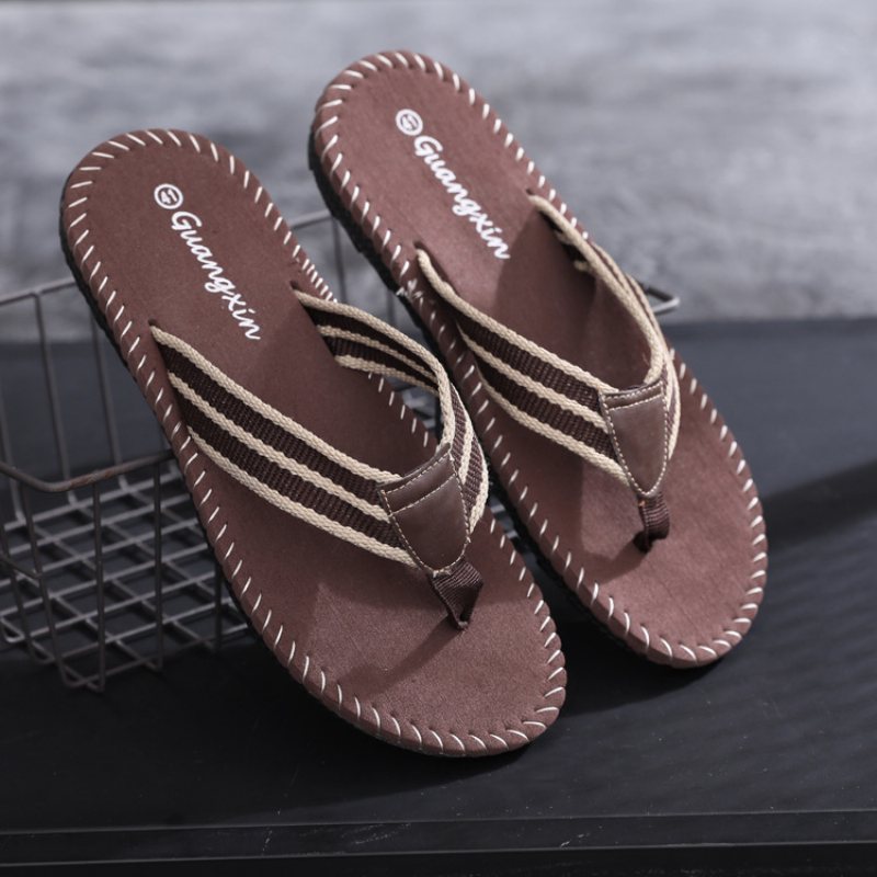 2024 Nya Sandaler Tofflor Skor Herr Sommar Halkfria Mode Flipflops Strandskor Trend Män