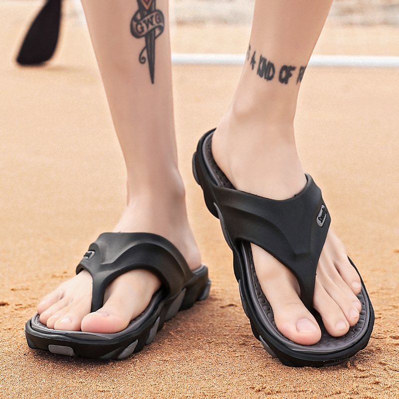 2024 Sommaren Trendiga Tofflor Utomhus Flip Flops Stor Storlek Män Casual Sandaler Strandsandaler Hane