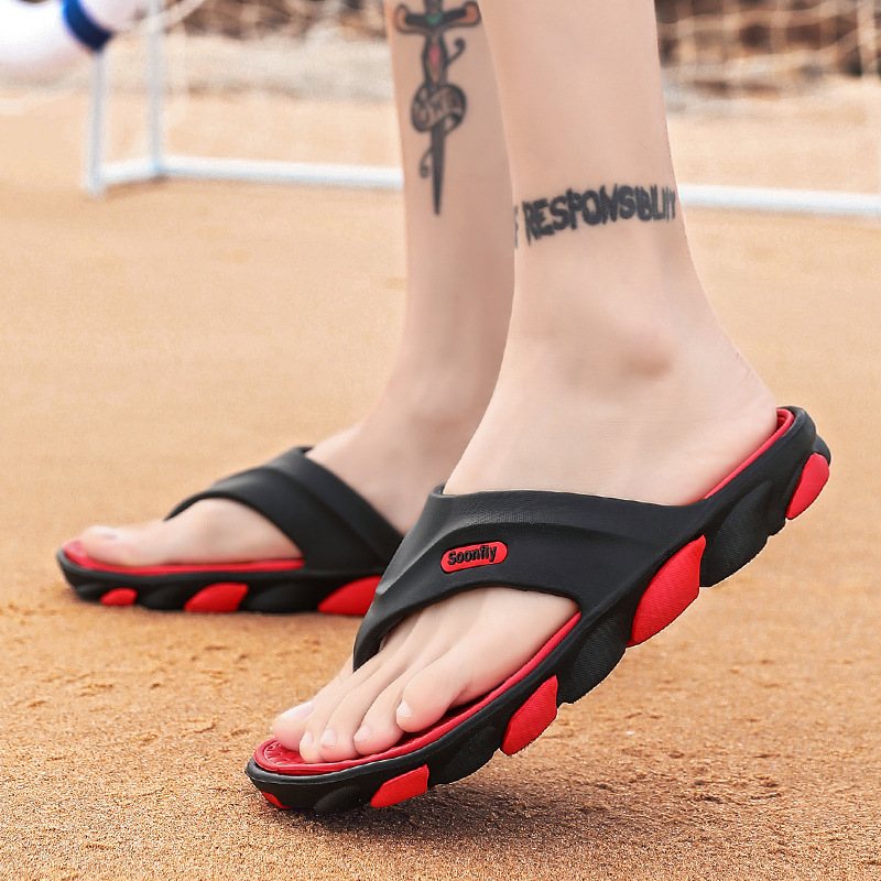 2024 Sommaren Trendiga Tofflor Utomhus Flip Flops Stor Storlek Män Casual Sandaler Strandsandaler Hane