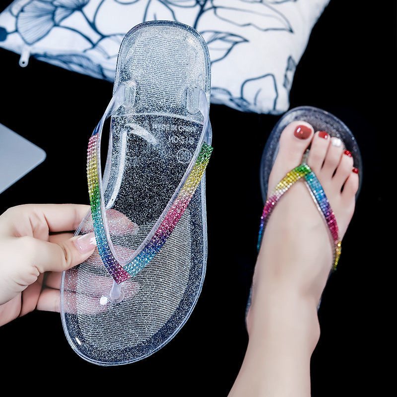 2024 Sommar Flip Flops Kvinnors Nya Mode Godis Färg Platt Kristall Nypa Sandaler Tofflor Skor