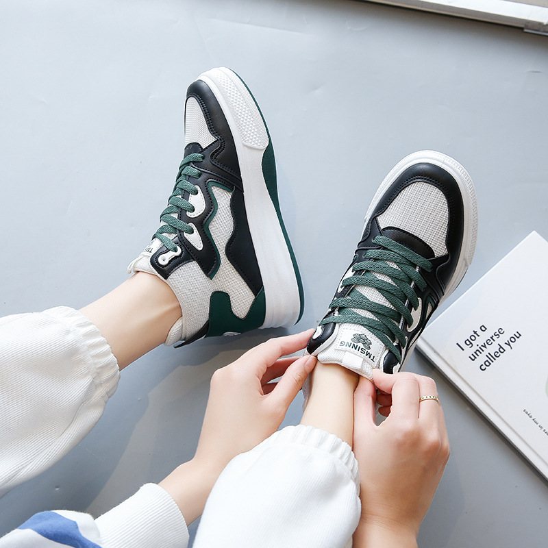 2024 Vårens Nya High-top Sneakers Kvinnliga Studenter Tjocksulade Fritidsskor